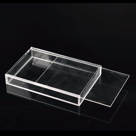 small clear acrylic display boxes